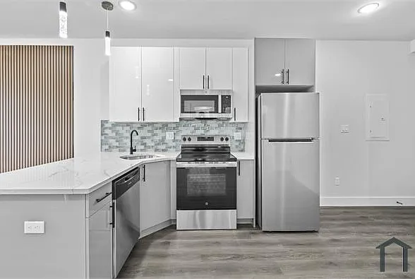 3 bed, $1,700 — Photo 4