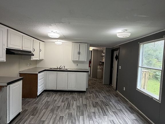 2nd image of 5538 Duval St