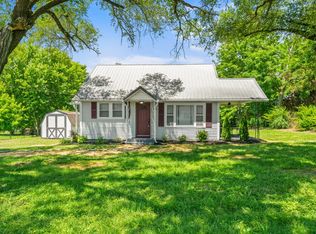 908 College St, Portland, TN 37148