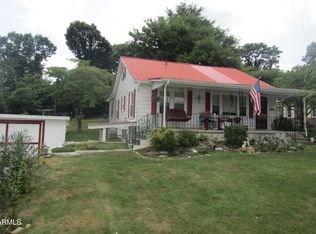 416 W 4th St, La Follette, TN 37766