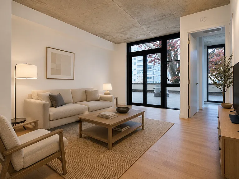 640 W 238th St #2L — Photo 3