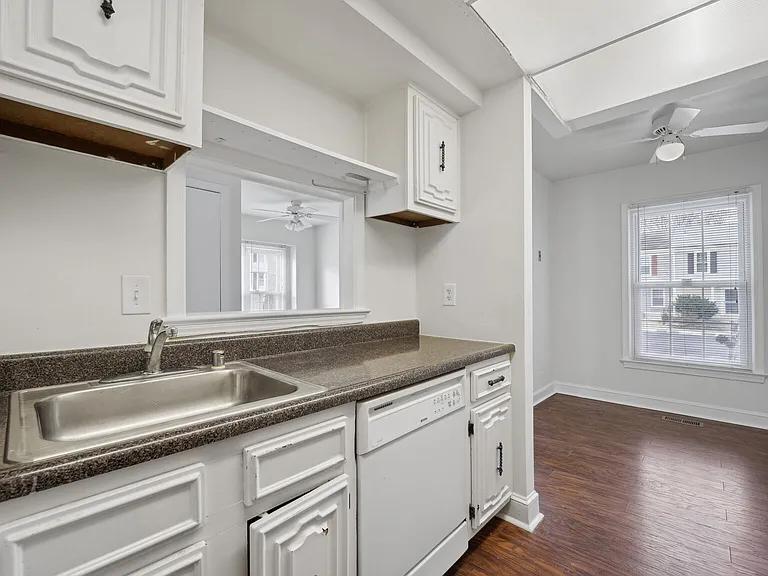 5490 Safe Harbor Ct — Photo 6