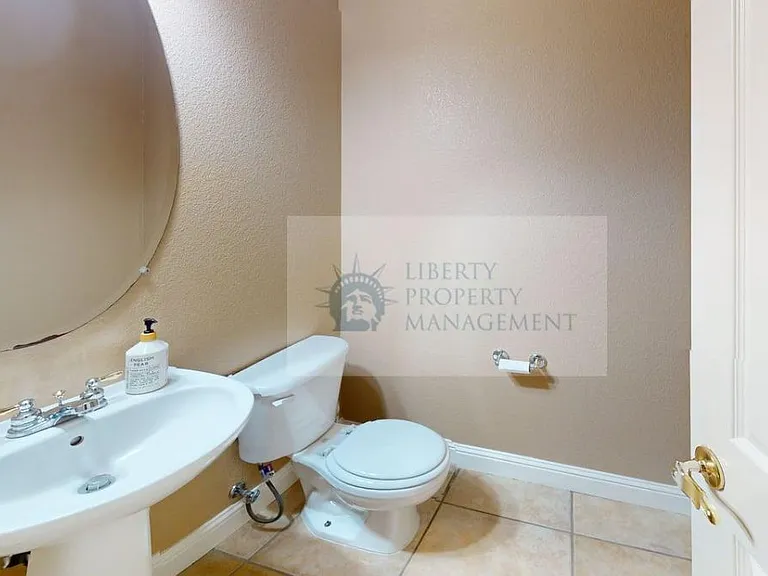 1004 Marigold Ln — Photo 21