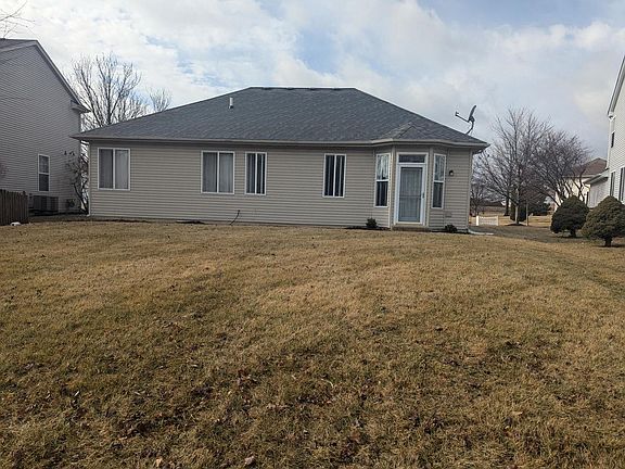3rd image of 12155 S White Oak Dr