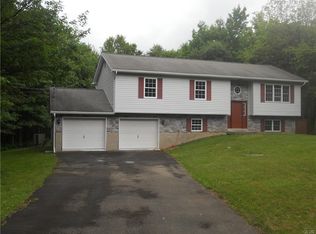 143 Saw Mill Rd, Long Pond, PA 18334