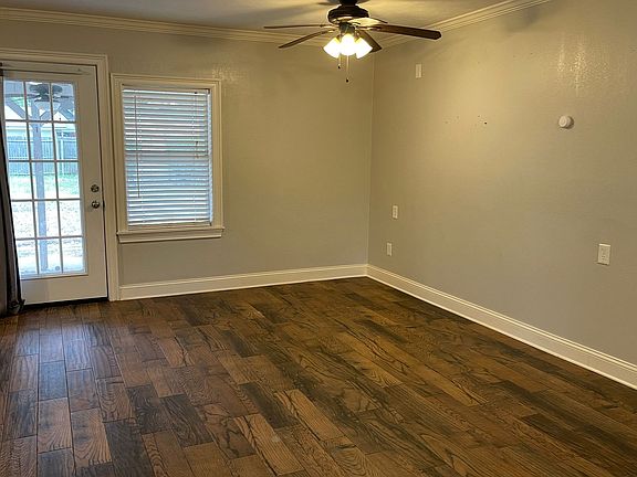 4th image of 2412 Ashland Ave