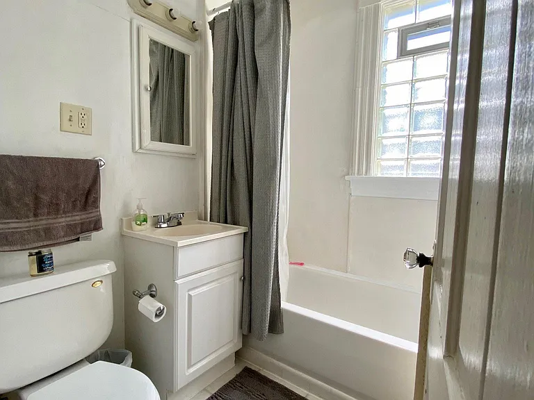 3224 Hennepin Ave #1 — Photo 7