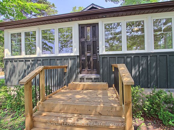 3rd image of 3967 Algonquin Ave