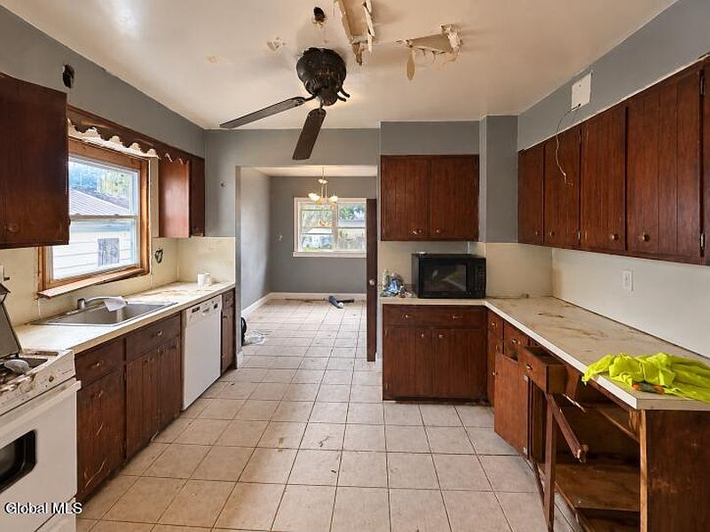 3rd image of 3247 Taylor Street