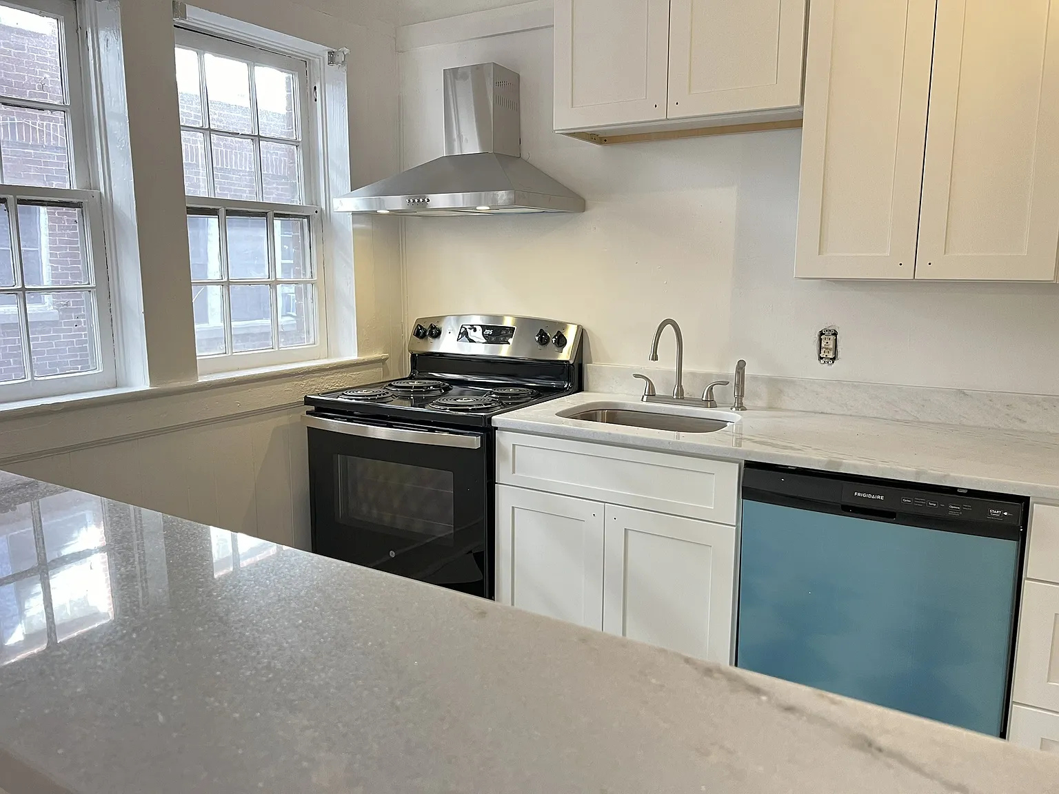 Studio, 500 sqft, $1,295 — Photo 2