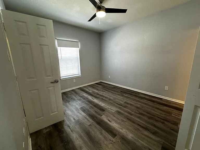 1500-1504 1506 James Ave — Photo 22