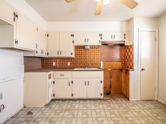 5th image of 722 W 4th St
