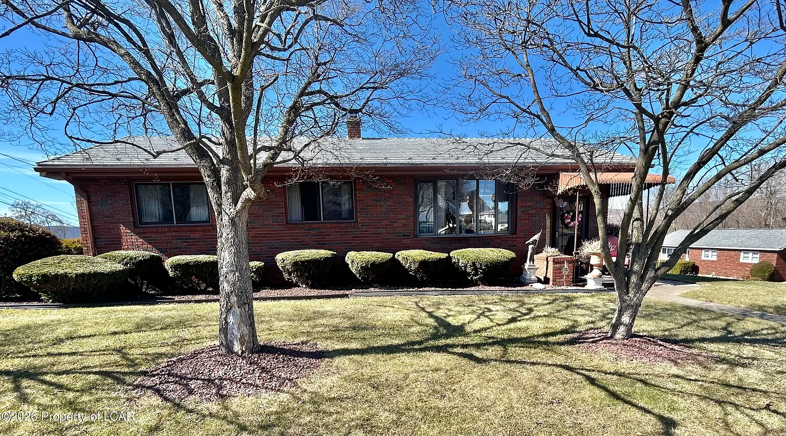 10 Fairlawn Dr photo 1