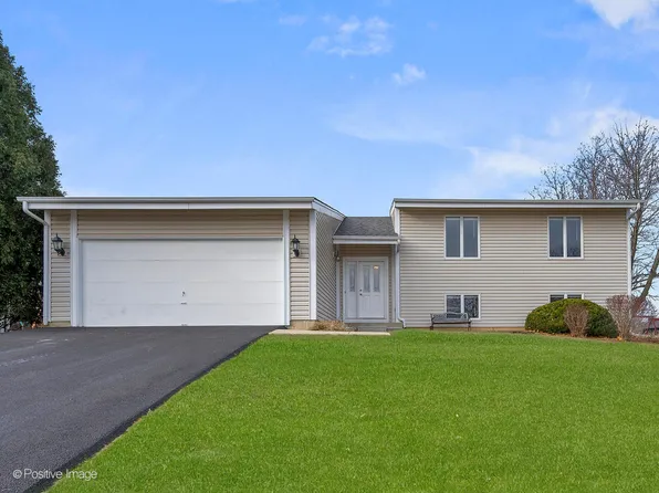 33524 N Gagewood Ln, Grayslake, IL 60030