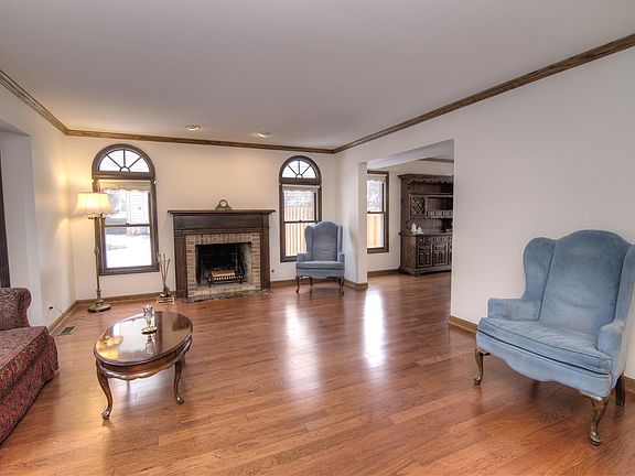 4th image of 315 Woodside Dr