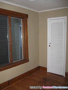 3rd image of 992 1/2 Reaney Ave