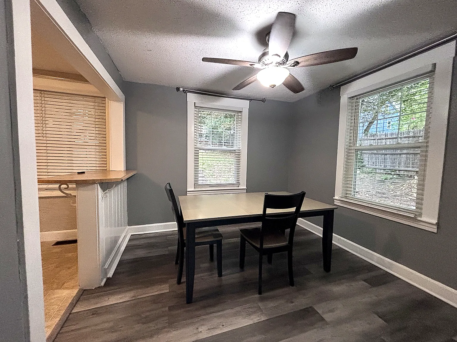 3 bed, 945 sqft, $2,400 — Photo 3