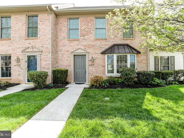 307 Melbourne Ln, Mechanicsburg, PA 17055