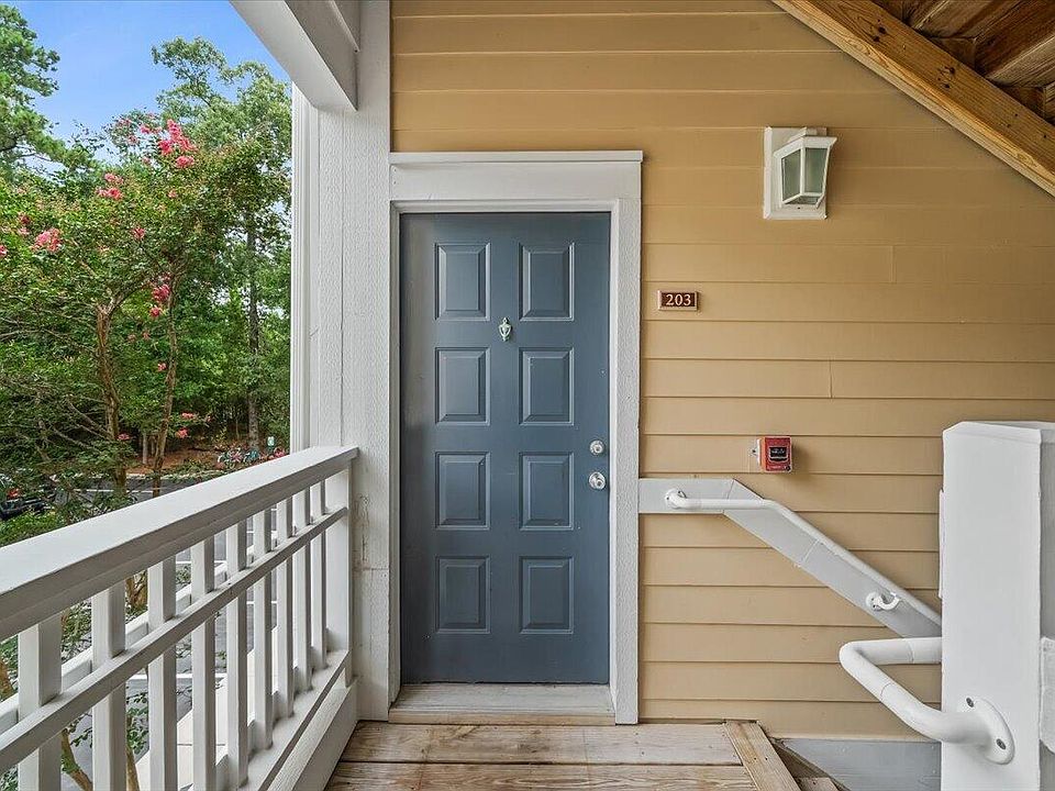 1st image of 100 Bucksley Ln Unit 203