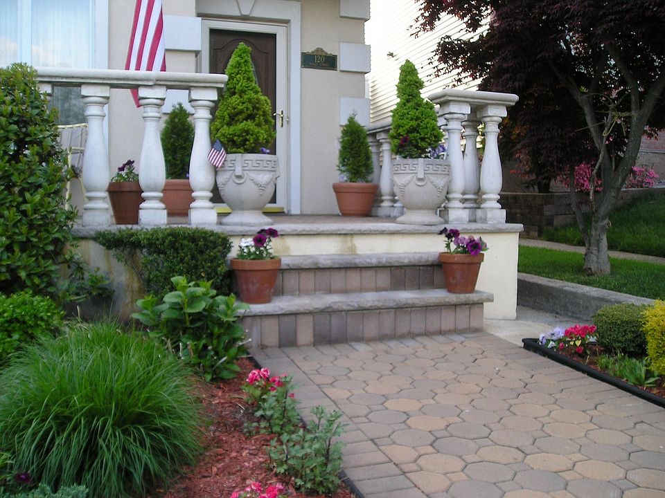 1st image of 120 Holly St
