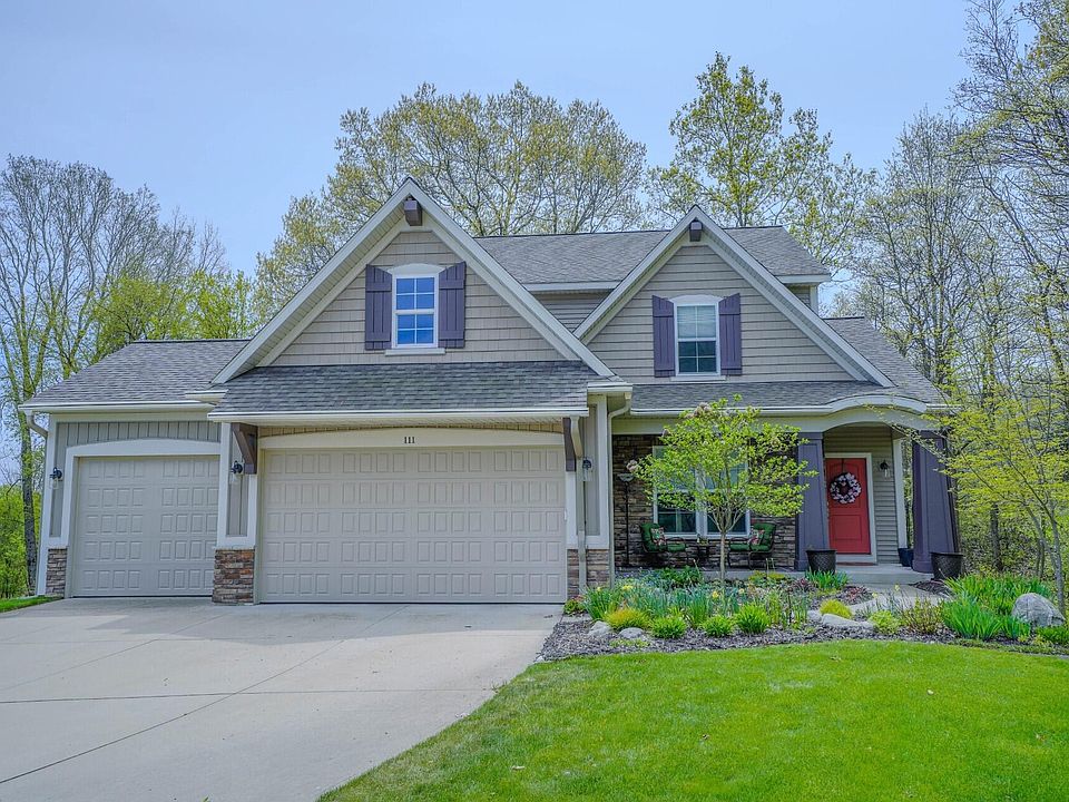 1st image of 111 Muirfield Ct NE