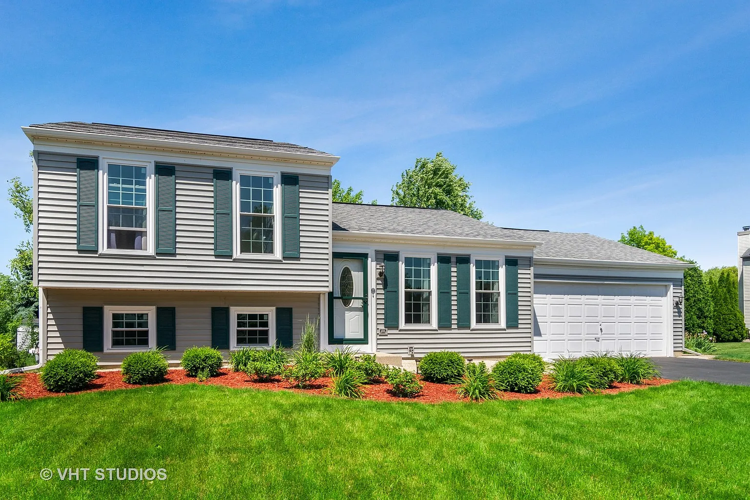 1131 Woodlake Dr photo 1