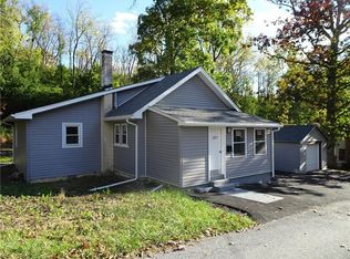 207 Sleepy Hollow Rd, Bath, PA 18014