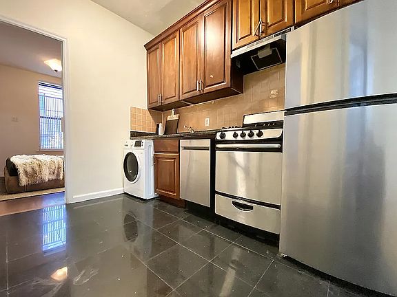 5th image of 140 W 109th St #1F