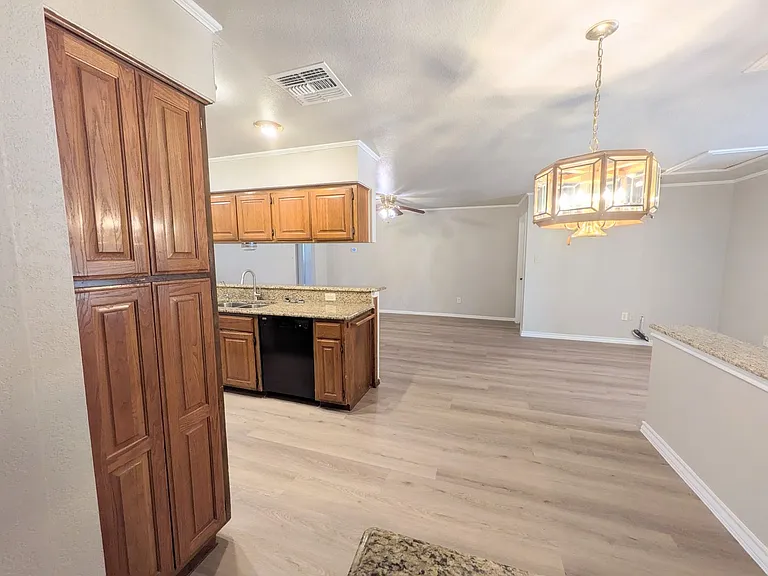 6618 Cloverbend St — Photo 16