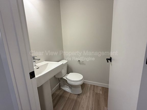 5th image of 920 40th Ave N #4