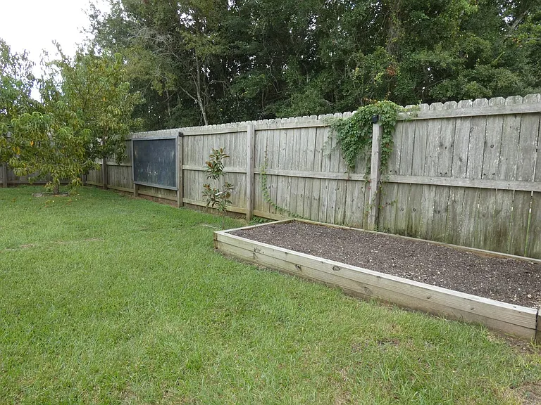 5637 Peach Dr — Photo 21