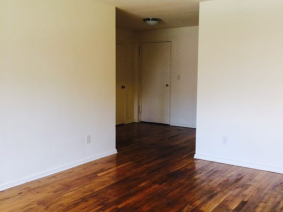 Living Rm to Foyer View 2