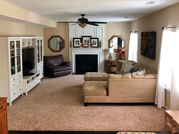 5th image of 47 Chapel Hill Ln