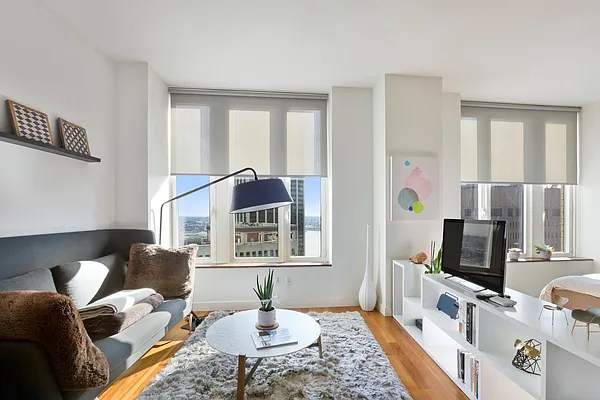 Sold by Douglas Elliman | media 21