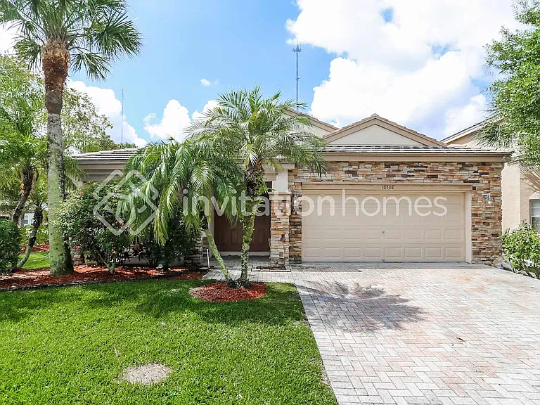 10302 Old Winston Ct — Photo 1
