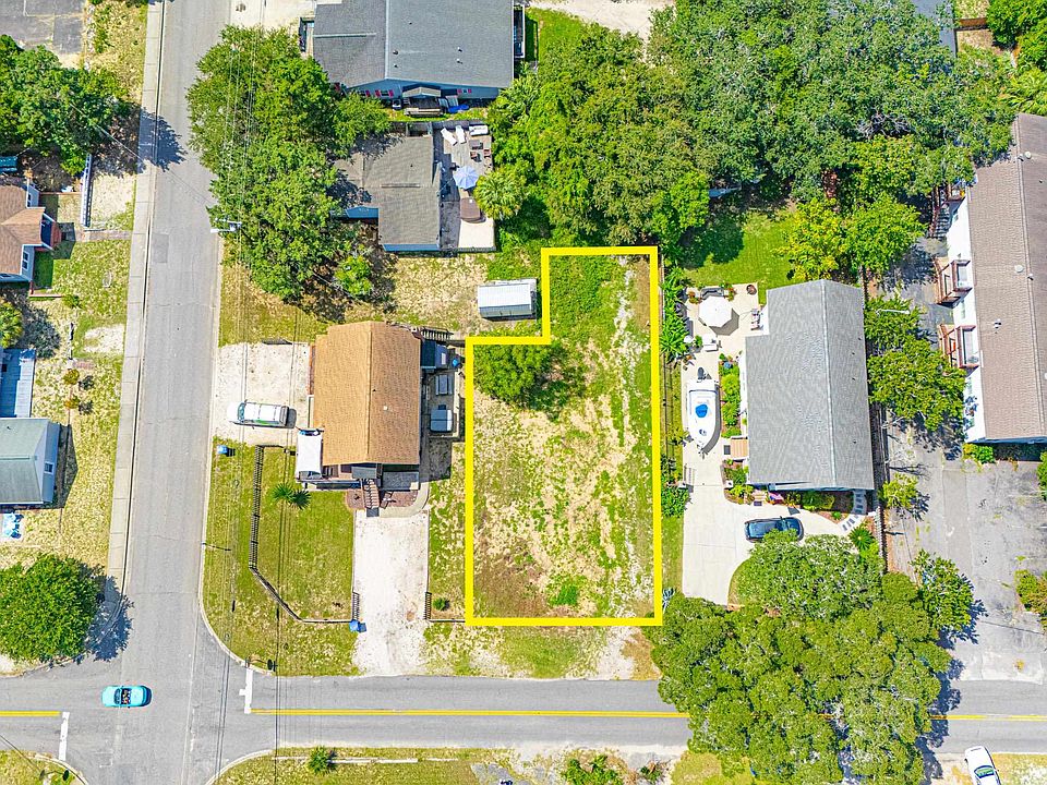1st image of 403 4th Ave. N