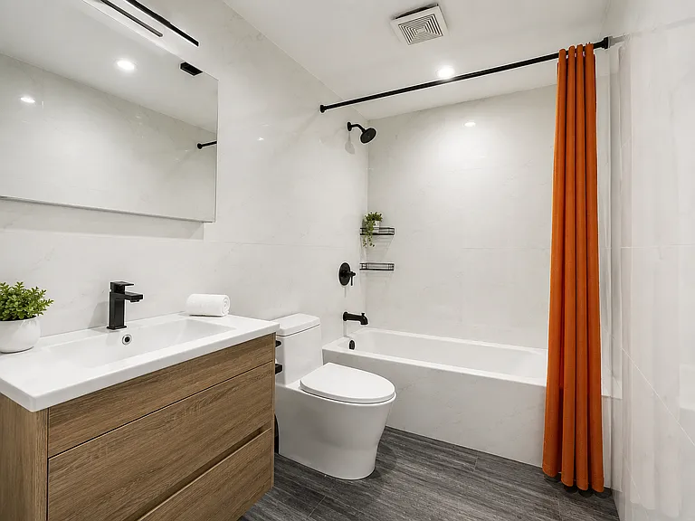 223 Halsey St #1A — Photo 8