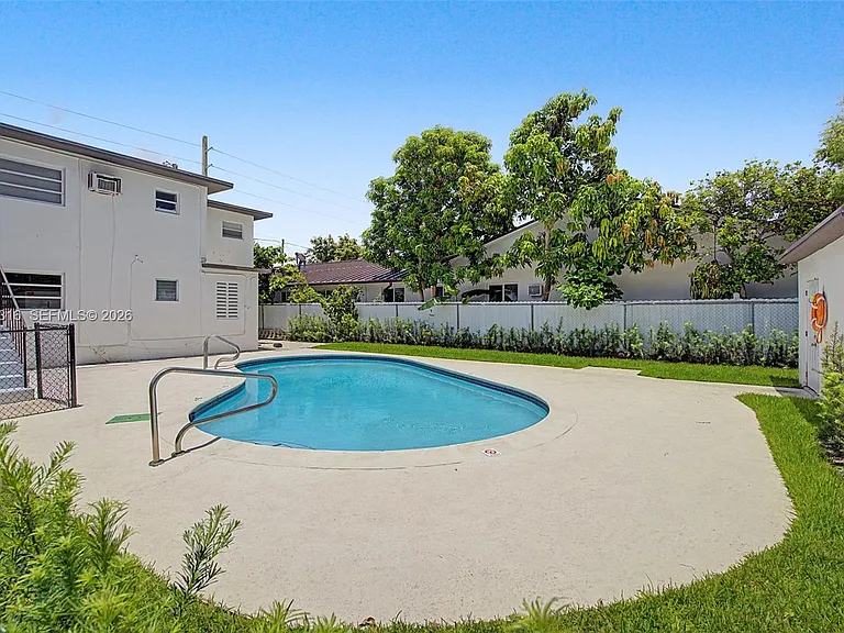 3170 SW 16th St #10 — Photo 7