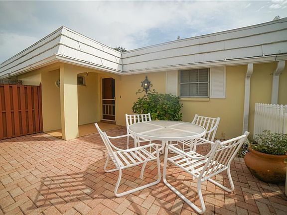 2nd image of 5844 Driftwood Pl