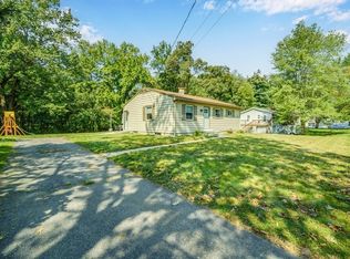 72 Wachusett St, Springfield, MA 01118