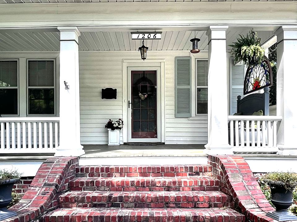 1st image of 1206 National Ave