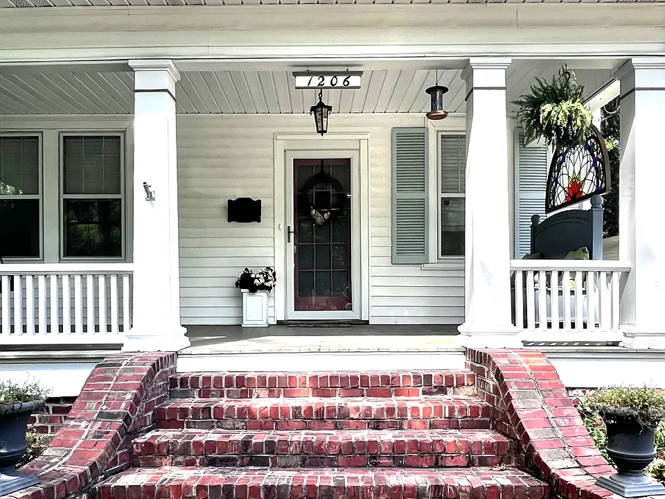 1206 National Ave