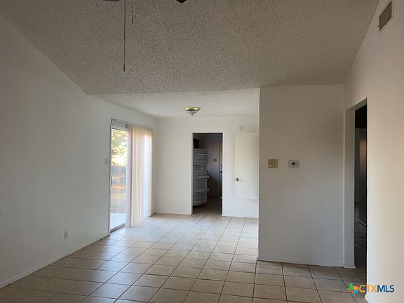 2nd image of 2407 Royal Crest Cir