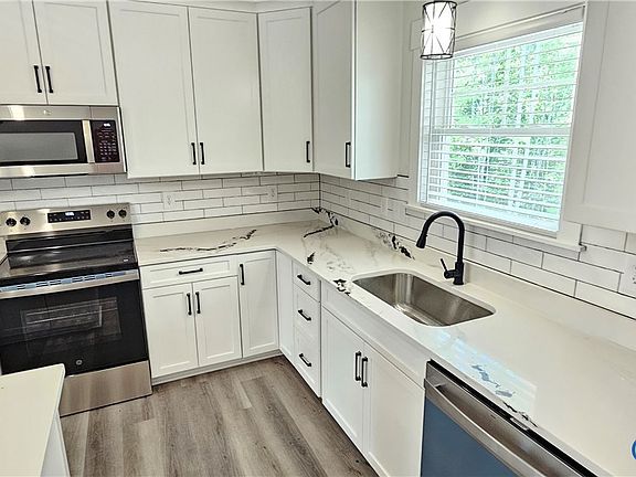 5th image of 216 Millstone Way