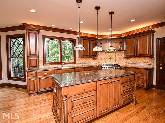 2nd image of 3785 Hedgecliff Ct