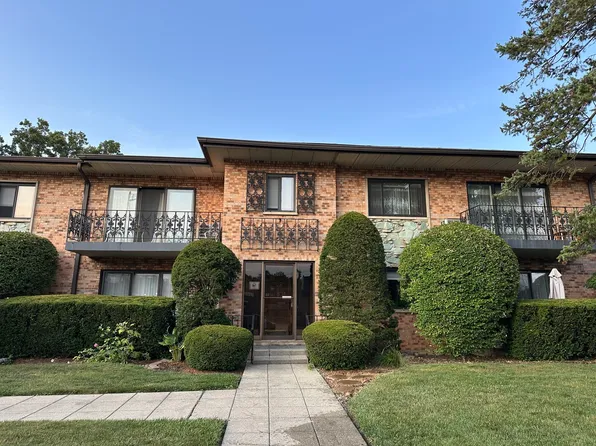 1033 Busse Hwy APT 2A, Park Ridge, IL 60068