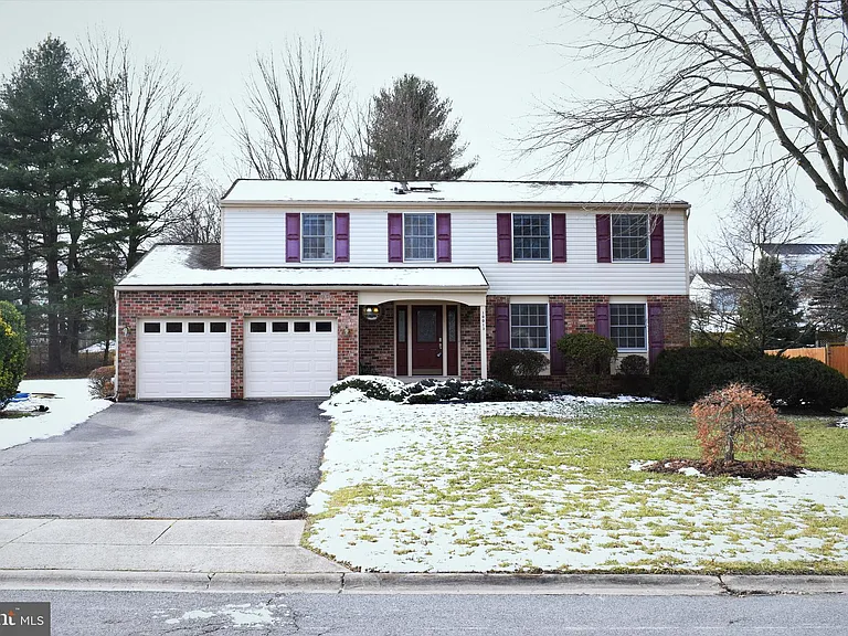 10013 Galahad Ct — Photo 1