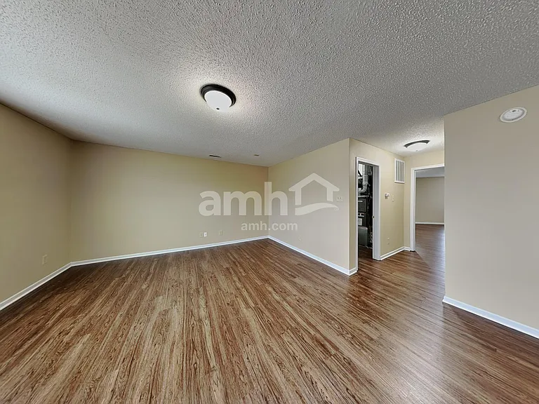 6904 Eagle Crossing Blvd — Photo 11