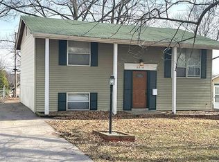 5210 Ville Cecelia Ln, Hazelwood, MO