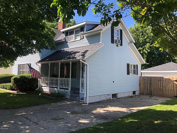 5th image of 813 E Foster St